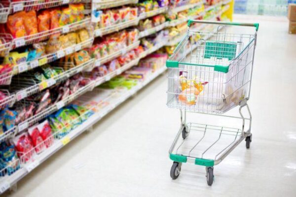 Ακρίβεια: Η νέα κρίση στη Μέση Ανατολή απειλεί τις μειώσεις τιμών