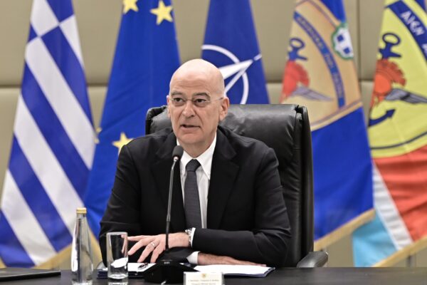 Δένδιας: Η παρουσία των Ενόπλων Δυνάμεων στο Παρίσι συμβολίζει τη διαχρονική συμβολή της χώρας μας στην κοινή ευρωπαϊκή ασφάλεια