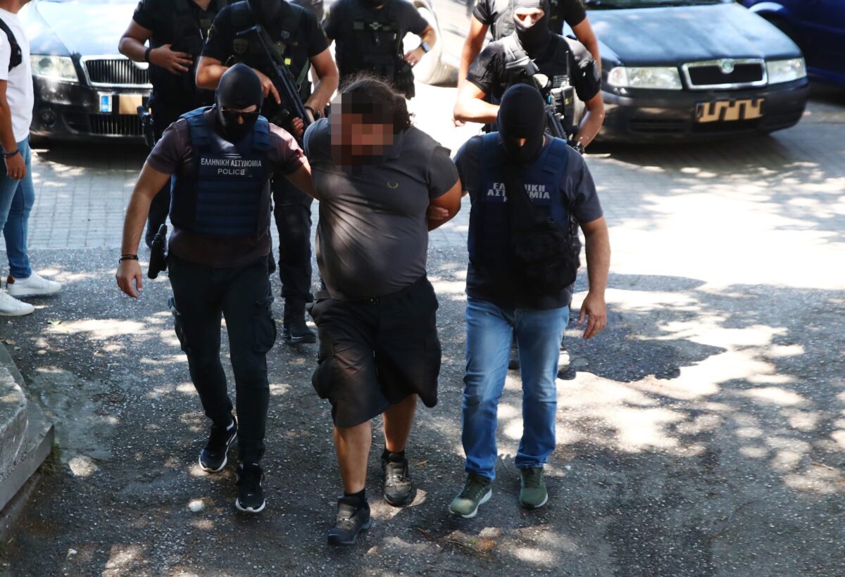 «Το έμαθα από την τηλεόραση»: Αρνείται κάθε εμπλοκή με τη φονική εμπρηστική επίθεση ο 24χρονος