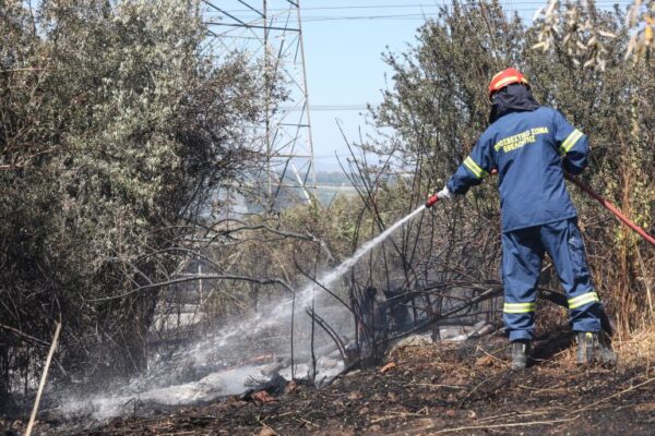 Κίτρινη προειδοποίηση για πυρκαγιές: Yψηλός κίνδυνος σήμερα στην Αττική και σε πολλές περιοχές της χώρας