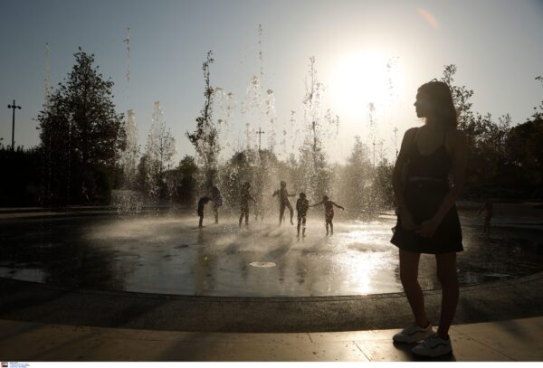 Καύσωνας: Η άσφαλτος «έβρασε» στους 60°C – Πάνω από 75°C σε ταράτσες και αυτοκίνητα