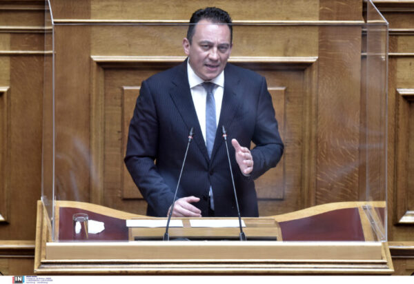 Επαγγελματικός προσανατολισμός από το Γυμνάσιο και αναβάθμιση της τεχνικής εκπαίδευσης – Τι είπε στο ΕΡΤnews Radio 105,8 ο Υφυπουργός Παιδείας