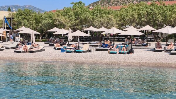 Σάμος: Οι Βρετανοί ξεπέρασαν τους Γερμανούς – Το 2026 εξελίσσεται σε χρονιά-ορόσημο για τον τουρισμό