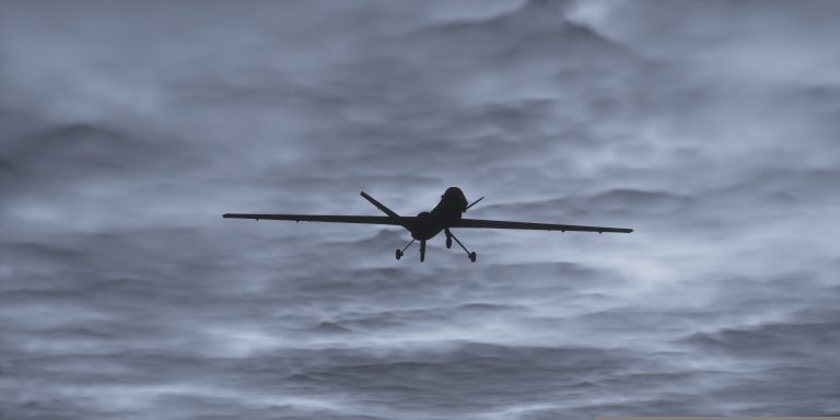 Ουκρανικά drones έπληξαν αποθήκη κοντά στην Αγία Πετρούπολη – Πυκνοί καπνοί πάνω από την πόλη