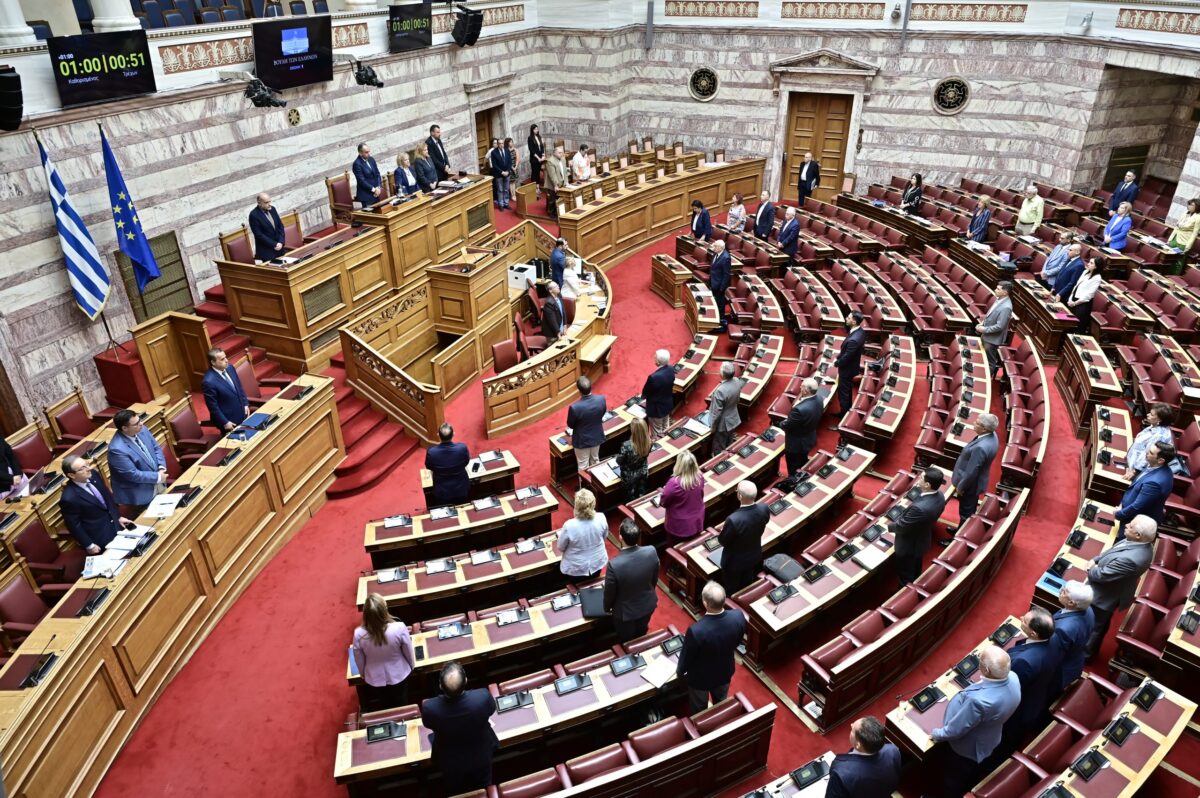 Συζήτηση στη Βουλή σε επίπεδο πολιτικών αρχηγών για τη συνταγματική αναθεώρηση – Ανεβαίνουν οι τόνοι
