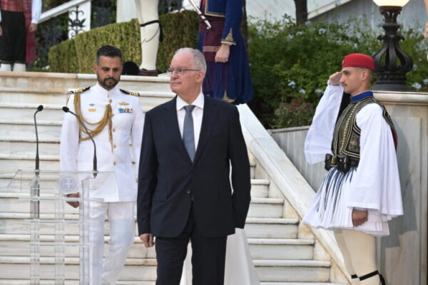 Με 1.700 προσκεκλημένους η αποψινή δεξίωση στο Προεδρικό Μέγαρο για την 52η επέτειο Αποκατάστασης της Δημοκρατίας