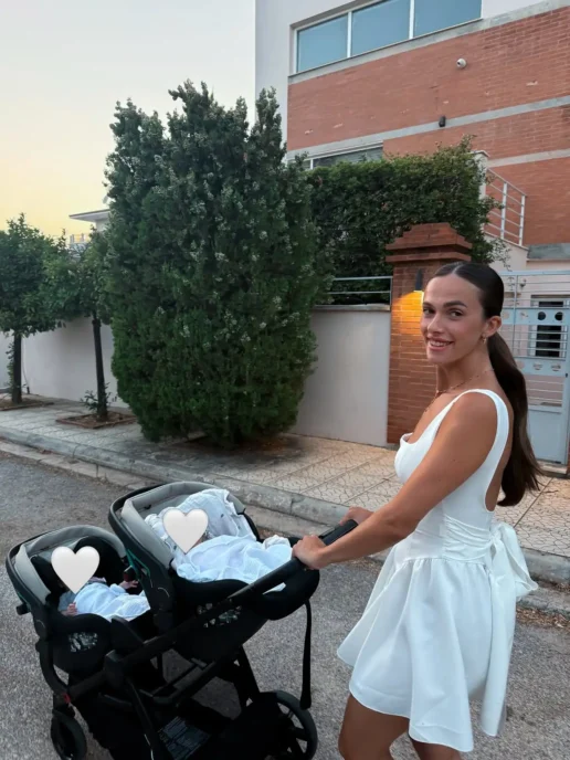 Άννα Πρέλεβιτς: Η βόλτα με την αδερφή της, Τέα και τις δίδυμες κόρες της