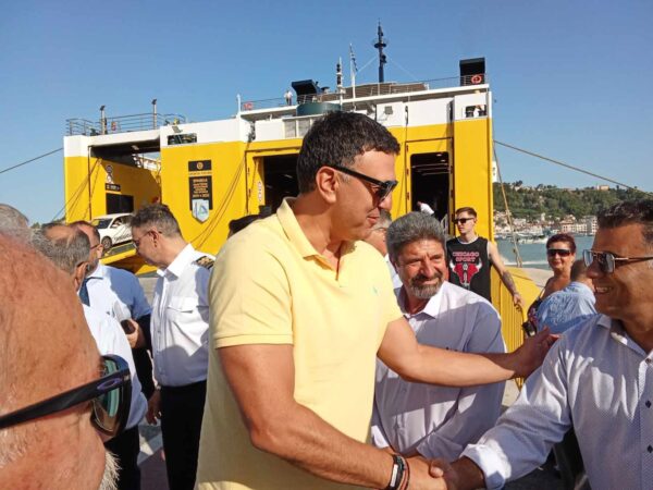 Ζάκυνθος: Σε εξέλιξη η επίσκεψη του Βασίλη Κικίλια – Συσκέψεις σε Λιμεναρχείο και Λιμενικό Ταμείο