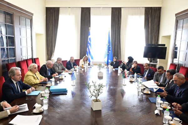 Τρίτος γύρος συνομιλιών με Λιβύη: Πάγια θέση της Αθήνας η οριοθέτηση ΑΟΖ στη βάση του Δικαίου της Θάλασσας