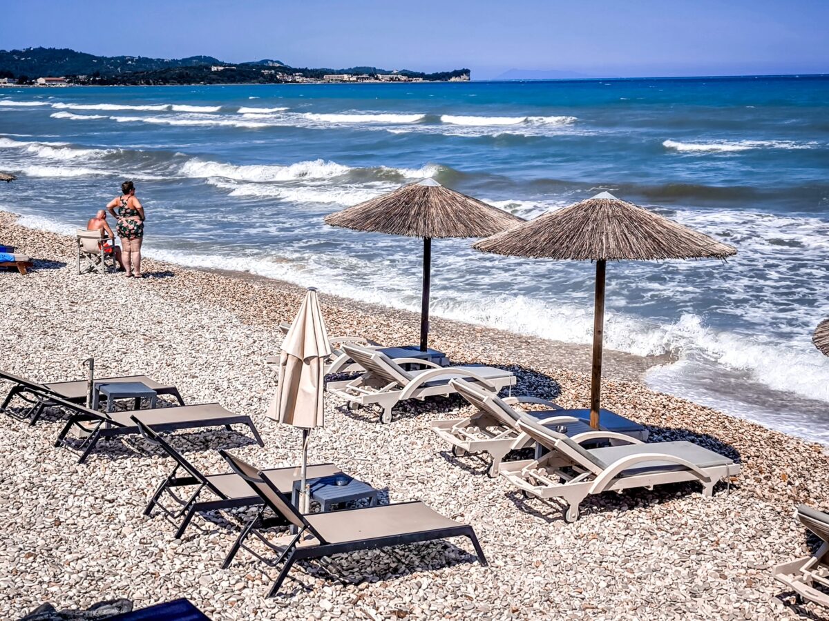 Καιρός: Ενίσχυση βοριάδων με ισχυρά μποφόρ στο Αιγαίο – Μέχρι τους 39 βαθμούς Κελσίου η θερμοκρασία στη Δυτική Ελλάδα