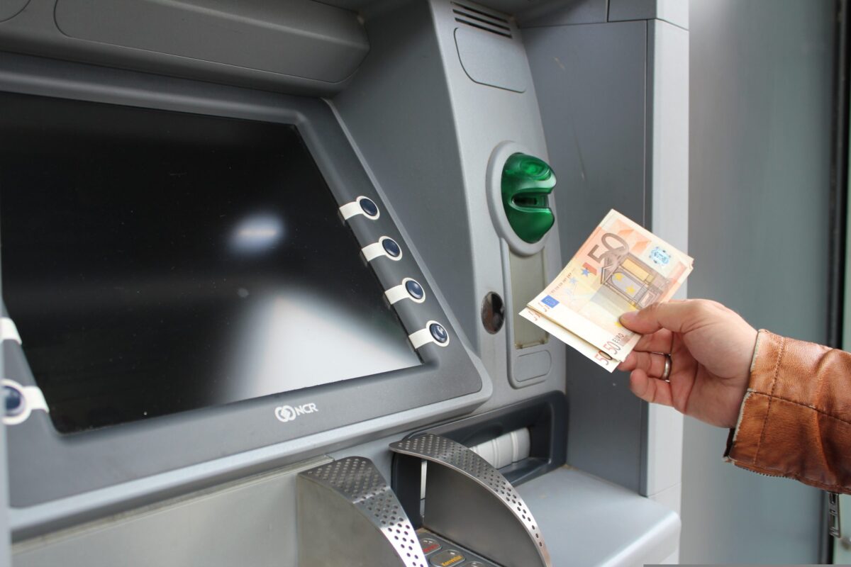 Ελεύθεροι επαγγελματίες: Η «παγίδα» της χαμηλής ασφαλιστικής κατηγορίας – Τι σύνταξη χτίζουν
