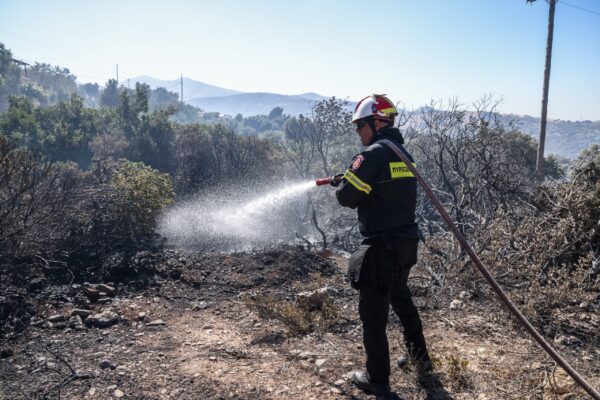 Ευθύνες στην κυβέρνηση από την αντιπολίτευση για λάθη στο σχεδιασμό της πυρόσβεσης