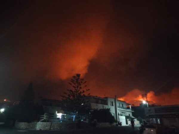 Tη συμπαράστασή της στους συλληφθέντες αυτοδιοικητικούς της Πάρου, εξέφρασε η ΚΕΔΕ