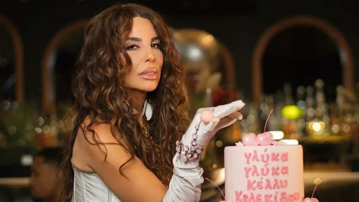 Κέλλυ Κελεκίδου: Το νέο remake του τραγουδιού «Γλύκα Γλύκα» 21 χρόνια μετά την πρώτη κυκλοφορία του