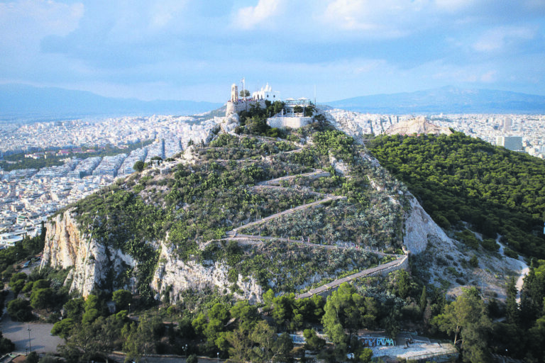 Ανοιχτός ο Λόφος Λυκαβηττού από σήμερα τα μεσάνυχτα – Κλειστός παραμένει ο Λόφος Φινόπουλου