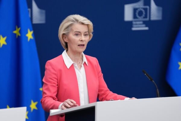 Φον ντερ Λάιεν: Η Ευρώπη πενθεί μαζί με την Ελλάδα και τη Δανία