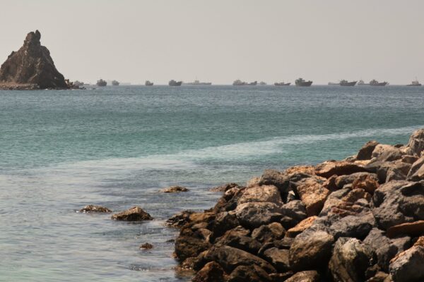 Ιράν: Δεν διεξάγονται συνομιλίες με τις ΗΠΑ – Συζητήσεις με το Ομάν για μία προσωρινή ασφαλή διαδρομή μέσω των Στενών του Ορμούζ