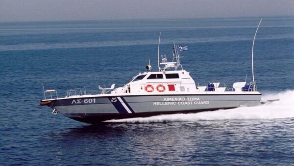 Διάσωση 33 αλλοδαπών που επέβαιναν σε λέμβο, στην Κρήτη