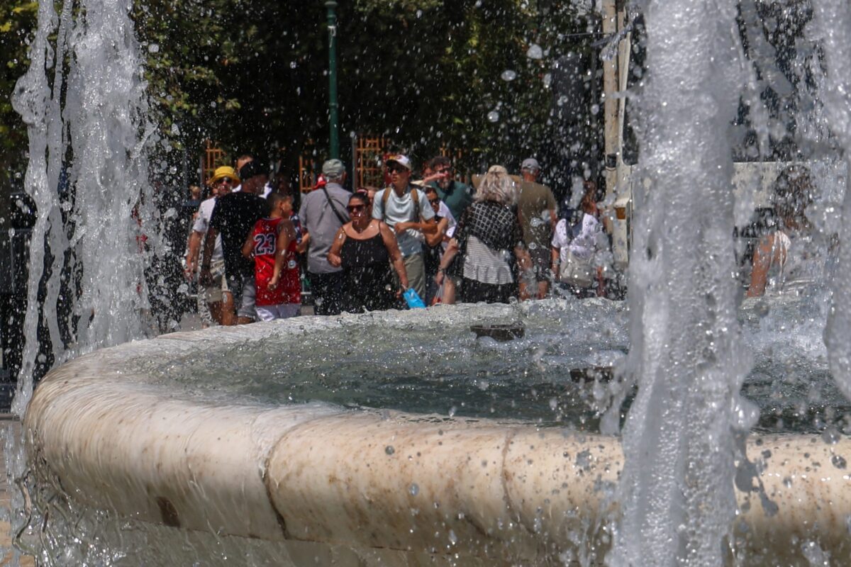 Καιρός: Ζέστη και μελτέμια έως το Σαββατοκύριακο – Αυξημένος ο κίνδυνος πυρκαγιάς – Η πρόγνωση από την Όλγα Παπαβγούλη