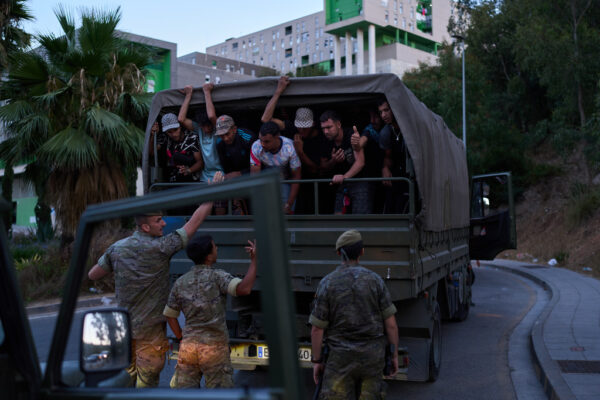 Στήριξη των Ευρωπαίων ΥΠΕΣ στην Ισπανία για την κρίση στη Θέουτα – «Η ΕΕ θα προστατεύσει τα εξωτερικά της σύνορα»