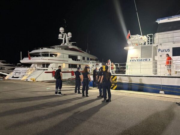 Καλαμάτα: Στις αποθήκες του λιμανιού οι 32 διασωθέντες μετανάστες
