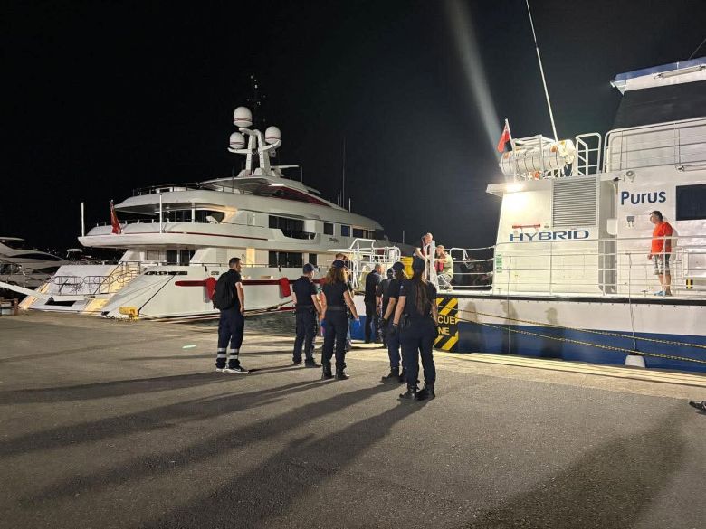 Καλαμάτα: Στις αποθήκες του λιμανιού οι 32 διασωθέντες μετανάστες