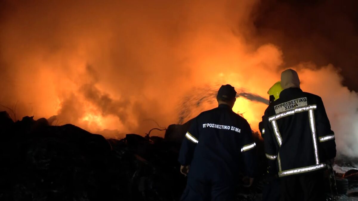 Σκύρος: Συνελήφθη 63χρονη για τη φωτιά στην Κολυμπάδα – Μία σύλληψη για πυρκαγιά στη Λακωνία