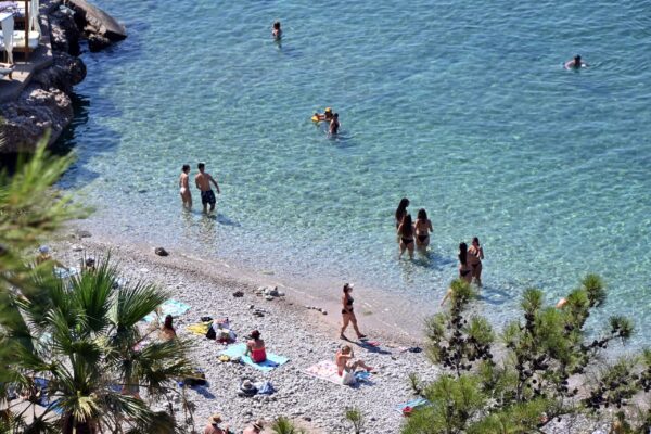 Meteo: Στο «κόκκινο» ο υδράργυρος – Οι 8 περιοχές με τις υψηλότερες θερμοκρασίες