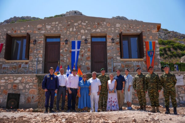 Εγκαίνια νέων ξενώνων στη νήσο Ρω, παρουσία του αρχηγού ΓΕΕΘΑ Δ. Χούπη