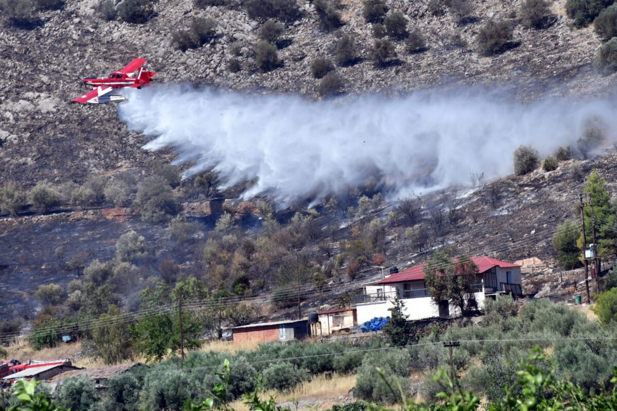 Φωτιά τώρα στο Κορωπί – Επιχειρούν εναέρια, 112 για ετοιμότητα