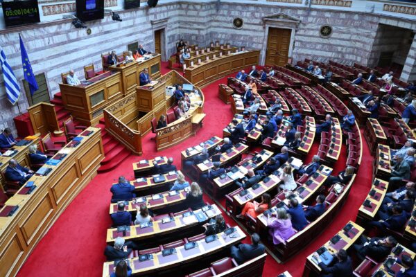 «Φωτιά» παίρνει το πολιτικό σκηνικό στην τελική ευθεία για τη ΔΕΘ – Αντιπαράθεση για τις εξαγγελίες Τσίπρα