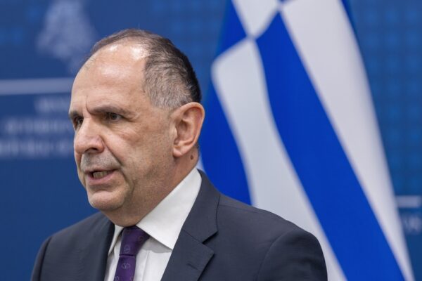 Τηλεφωνική συνομιλία Γεραπετρίτη με τον Αιγύπτιο ομόλογό του