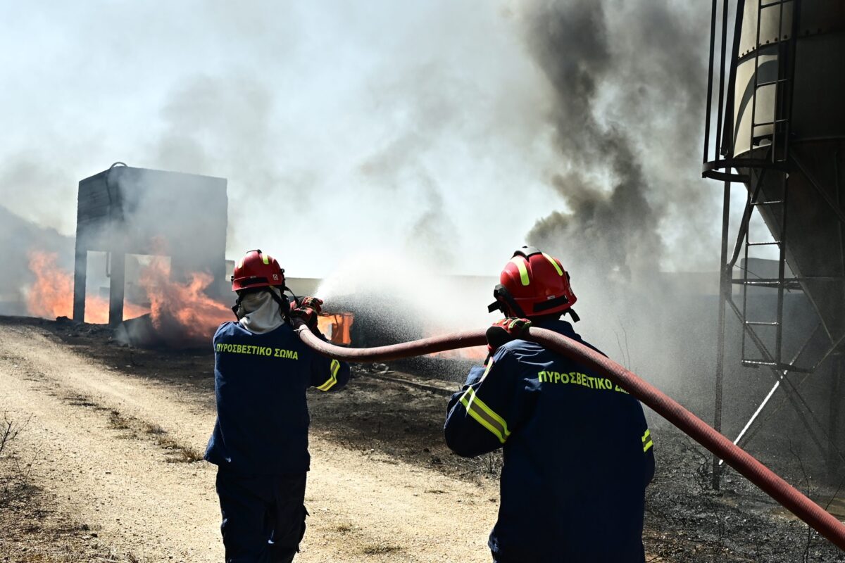 Σε σπινθήρες από καλώδια του ΔΕΔΗΕΕ αποδίδεται η πυρκαγιά στον Κουβαρά