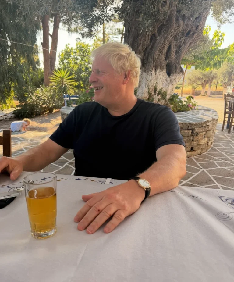 Boris Johnson: Ξανά στην Ελλάδα για διακοπές o πρώην πρωθυπουργός της Βρετανίας