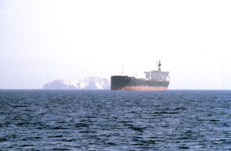 Τουρκία και Ιράν συζητούν τις προσπάθειες για το άνοιγμα των Στενών του Ορμούζ και τη συνέχιση της εκειχειρίας ΗΠΑ-Ιράν