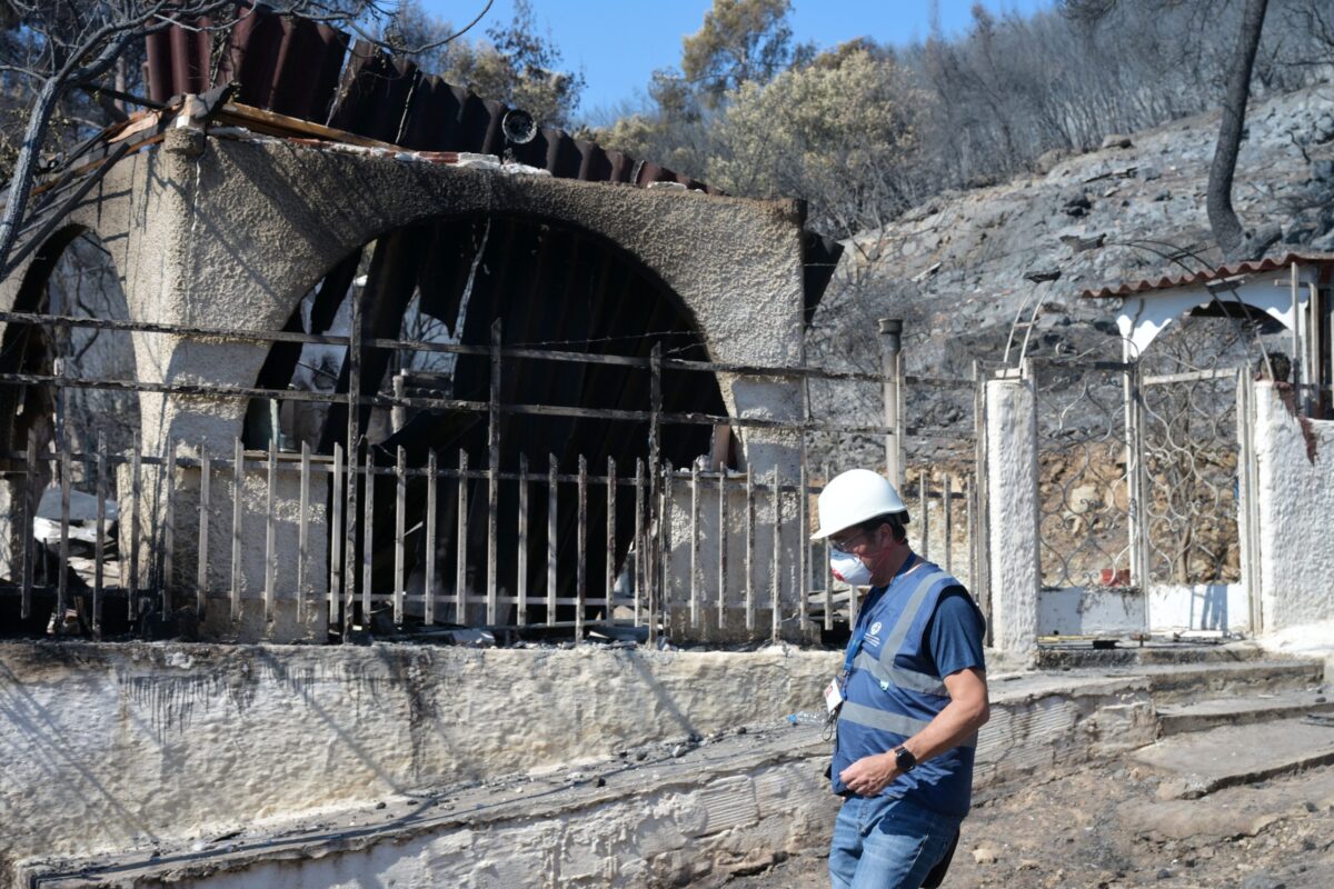 Σαλαμίνα: Από αμέλεια πιθανότατα η πυρκαγιά στα Περιστέρια – Ενδείξεις εμπρησμού για τη δεύτερη εστία στα Σελίνια