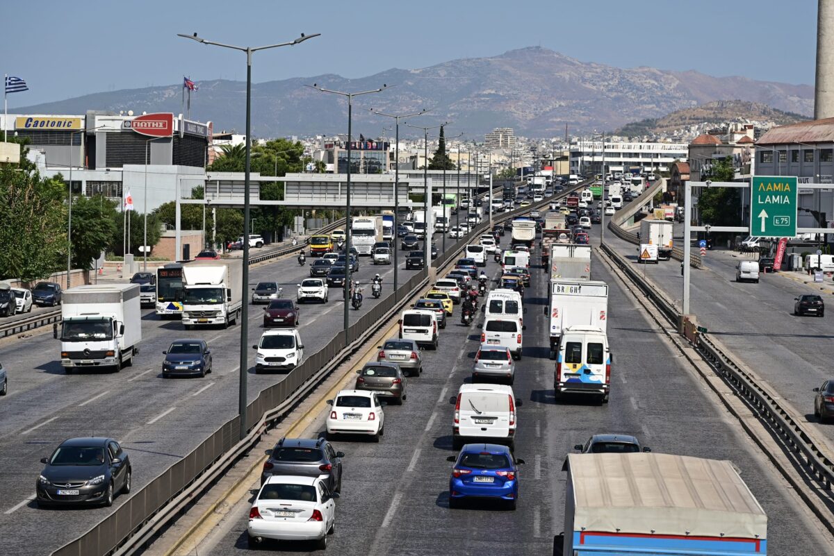 Πρόεδρος Ομοσπονδίας Εκπαιδευτών Οδήγησης στο ΕΡΤNews: «Οι ηλικιωμένοι χρειάζονται έλεγχο και επιμόρφωση» – Ποια τα κρίσιμα καμπανάκια κινδύνου