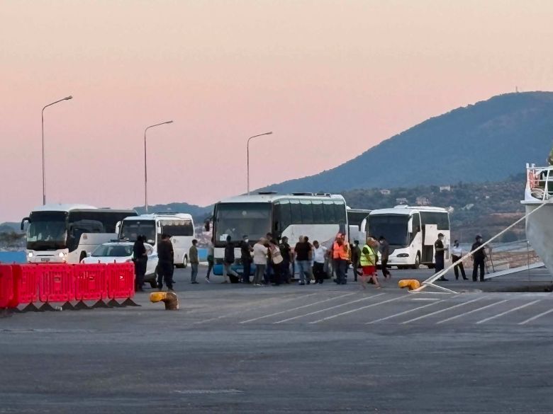 Μυτιλήνη: Υπό αυστηρή αστυνομική και λιμενική επιτήρηση η αποβίβαση 217 μεταναστών – Μεταφέρθηκαν στη δομή Μαυροβουνίου