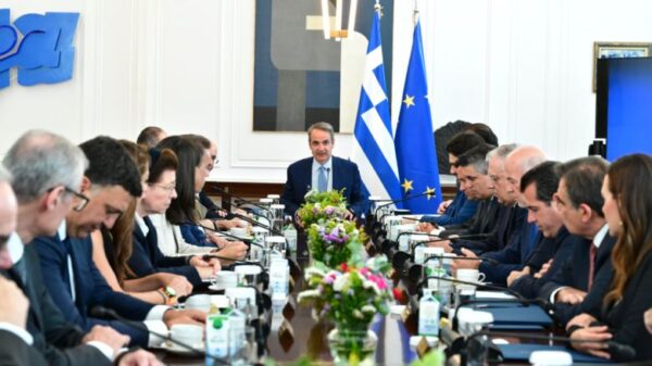Συνεδριάζει το Υπουργικό Συμβούλιο – «Ελλάδα 2.0», ακρίβεια, νέα σχολική χρονιά και χωροταξικά στην ατζέντα