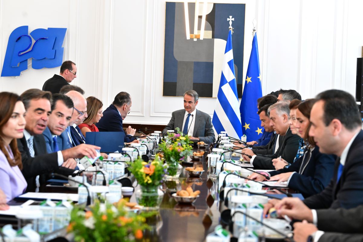 Μητσοτάκης: Ενόψει ΔΕΘ κάνει το «μαύρο άσπρο» για την ακρίβεια – Τι απαντά στην Τουρκία