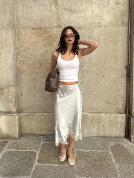 Slip skirt: Το διαχρονικό κομμάτι που απογειώνει το φθινόπωρο