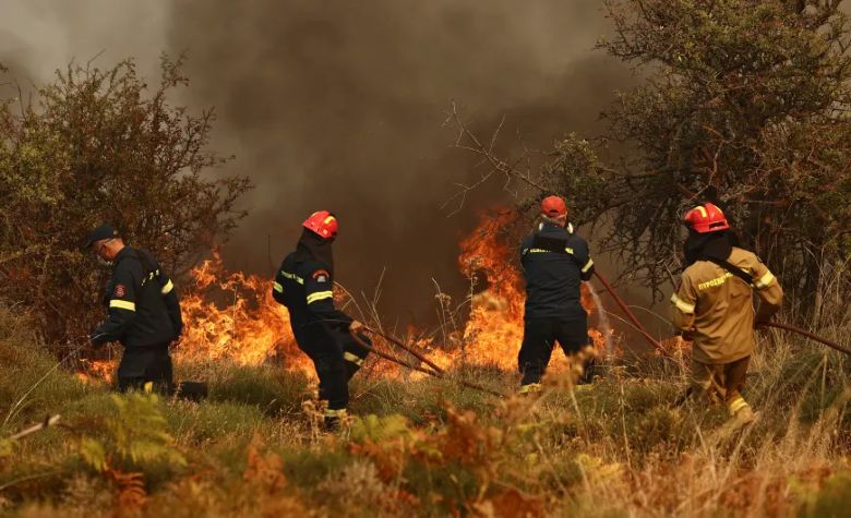 «Πορτοκαλί» συναγερμός σήμερα για εκδήλωση πυρκαγιάς σε Αττική, Εύβοια, Αιγαίο και Κρήτη – Επί ποδός ο κρατικός μηχανισμός