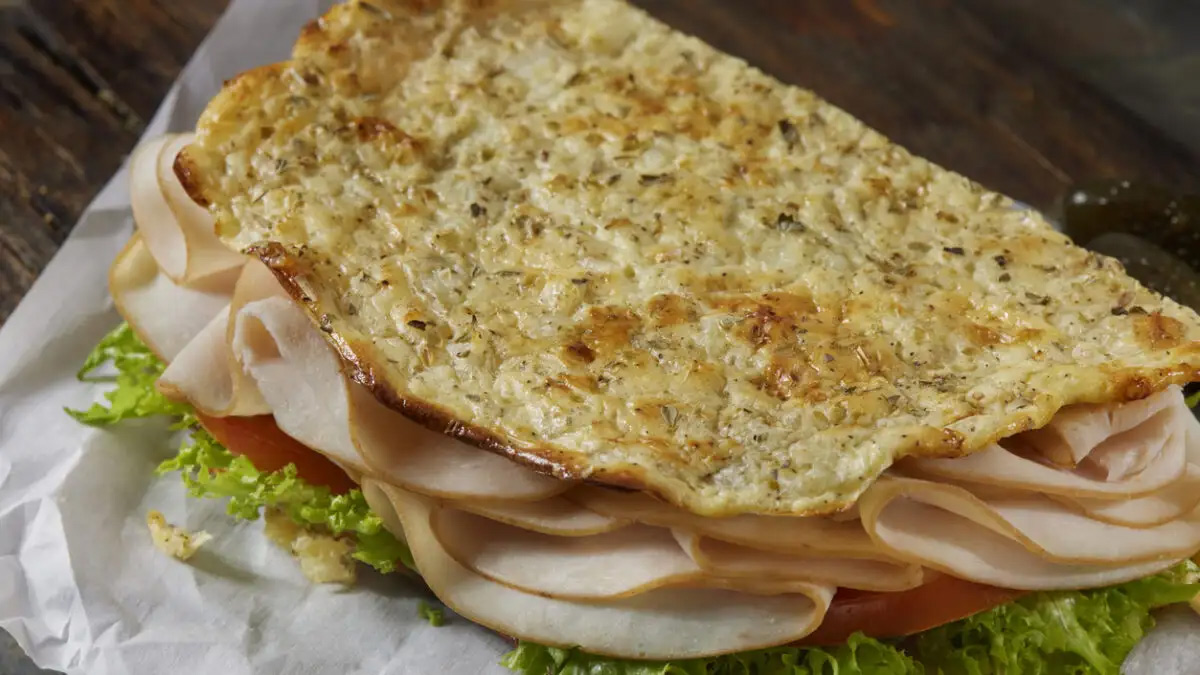 Πρωτεϊνικό wrap με κατίκι: Βήμα-βήμα η συνταγή για υγιεινό σνακ