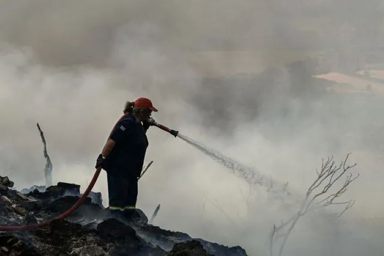 Σε κατάσταση συναγερμού σήμερα Κρήτη, Ρόδος και Κάρπαθος για ακραίο κίνδυνο πυρκαγιάς – Στο «κίτρινο» πολλές περιοχές