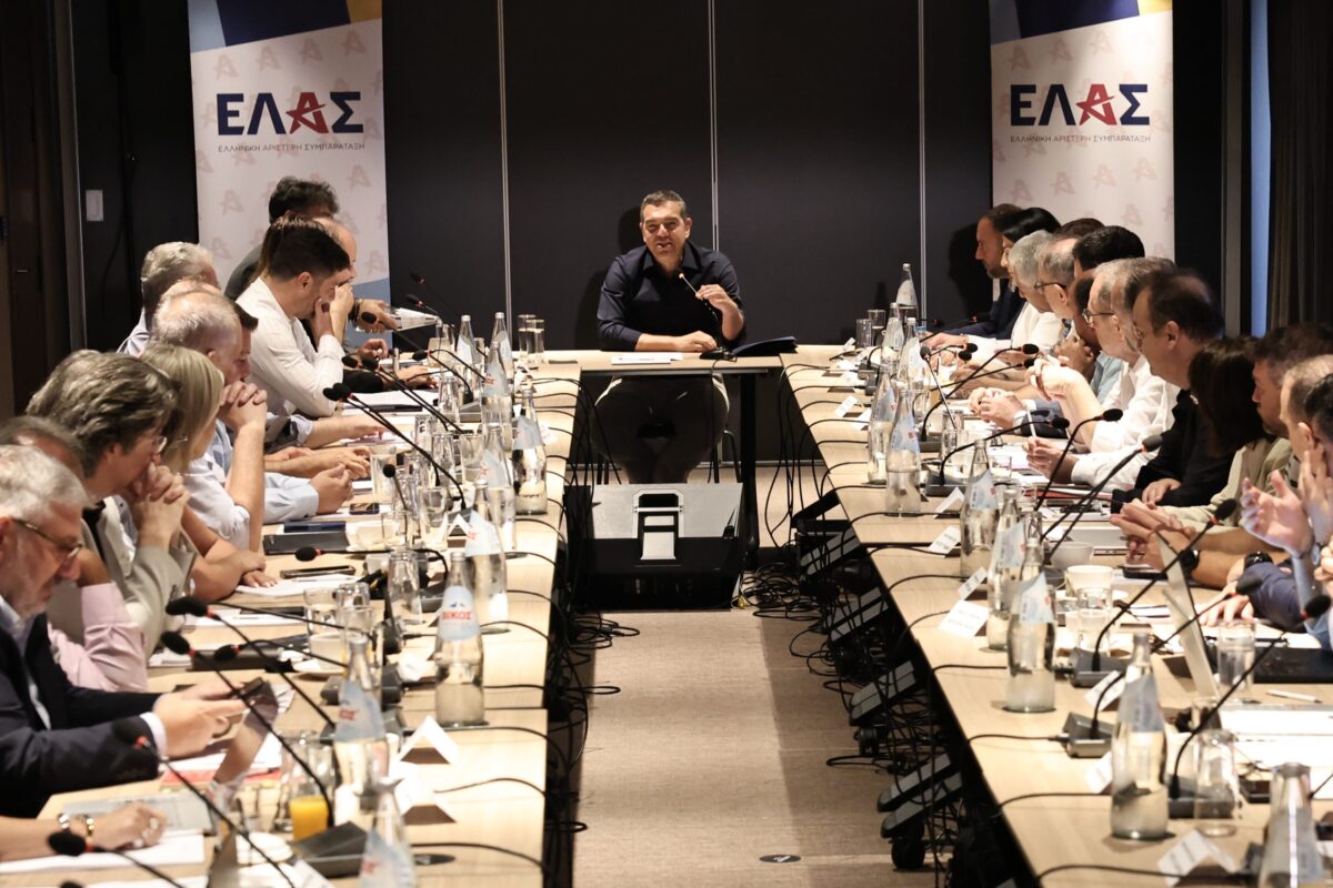 Τσίπρας: Ετοιμαζόμαστε όχι μόνο να δώσουμε τη μάχη αλλά και για να κυβερνήσουμε την επόμενη μέρα