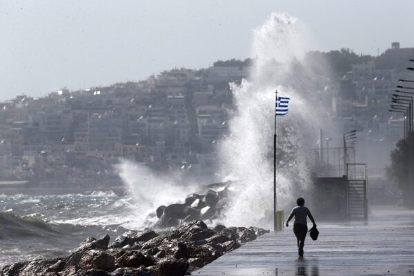 Καιρός: Ισχυροί άνεμοι και καταιγίδες – Με ήπιες θερμοκρασίες θα μπει ο Σεπτέμβριος – Η πρόγνωση της Όλγας Παπαβγούλη