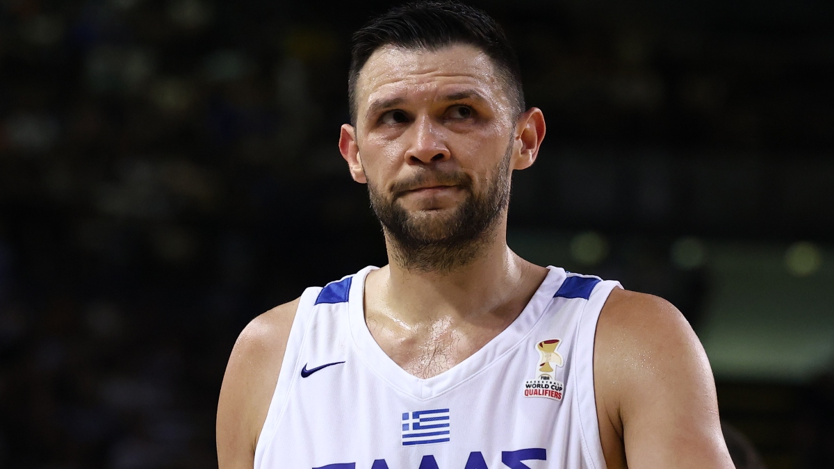 Δεν παίζει ο Παπανικολάου με την Ισπανία, στη θέση του ο Χαραλαμπόπουλος