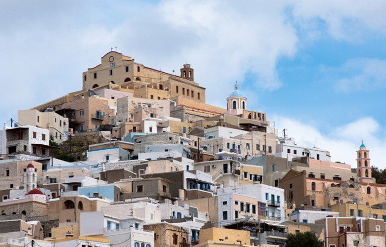 Εκτενή αφιερώματα για την Σύρο από δύο διεθνώς αναγνωρισμένα ιταλικά μέσα ενημέρωσης