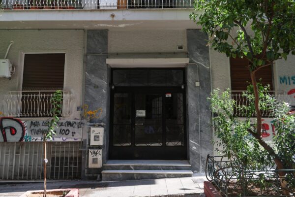 Φρίκη δίχως τέλος στην Κυψέλη: Επί δυο χρόνια έκρυβαν το βρέφος στην κατάψυξη – Tην Τετάρτη απολογούνται οι συλληφθέντες
