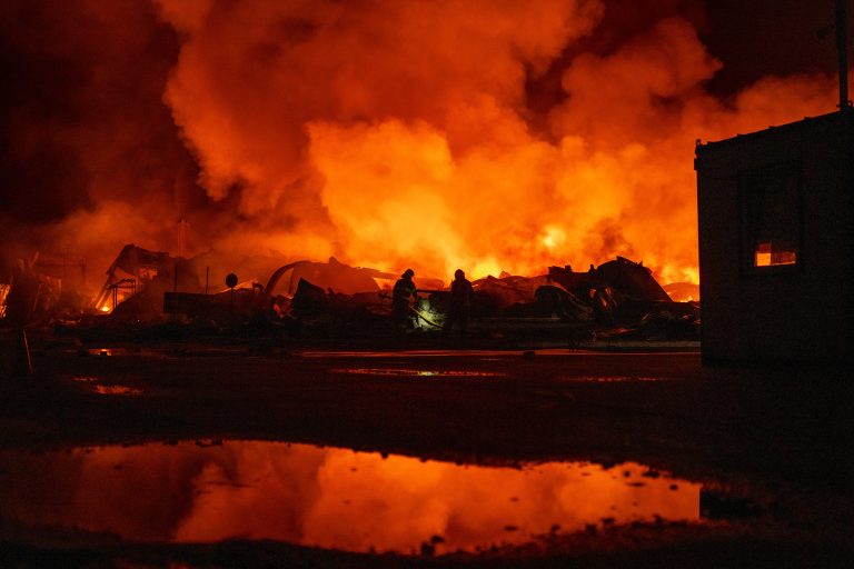 Σε συναγερμό η Ουκρανία – Ισχυρές εκρήξεις συγκλονίζουν το Κίεβο